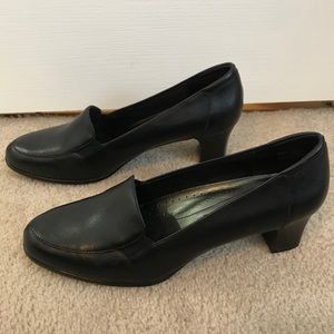 St. John’s Bay black dress shoe
